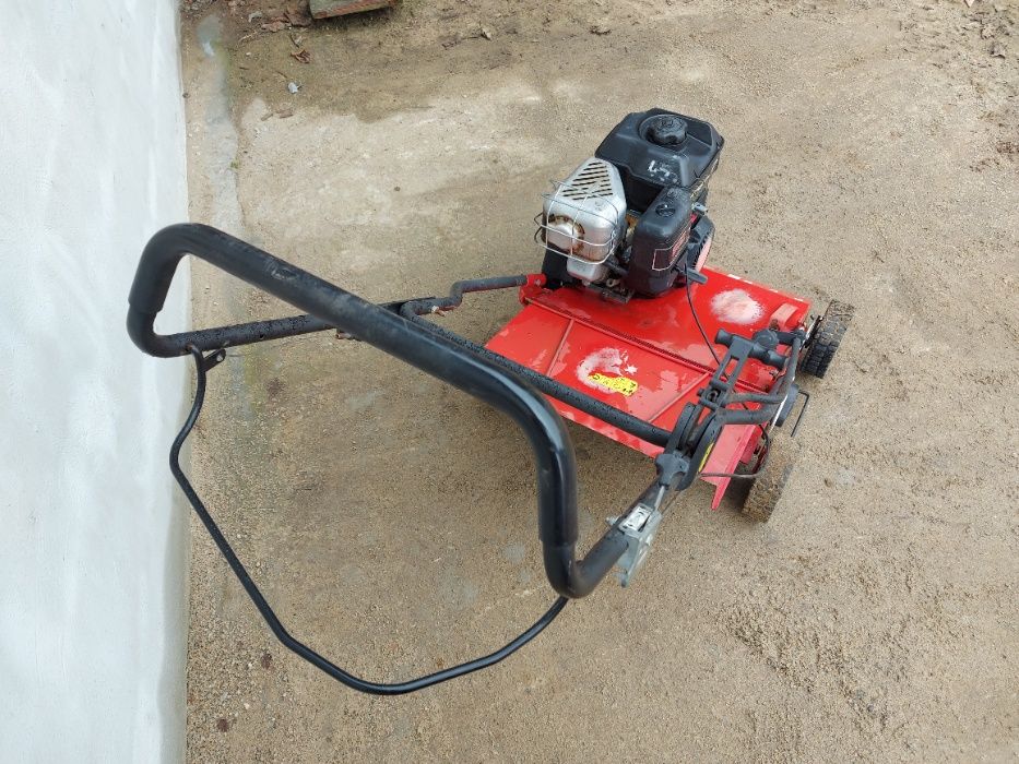 Wertykulator Spalinowy Briggs i Stratton Intek