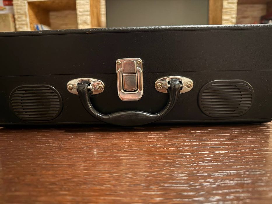 Продам виниловый проигрыватель