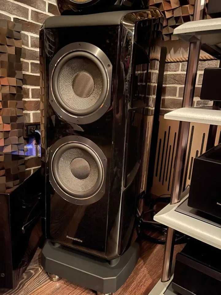 B&W 802D (Gloss Black)