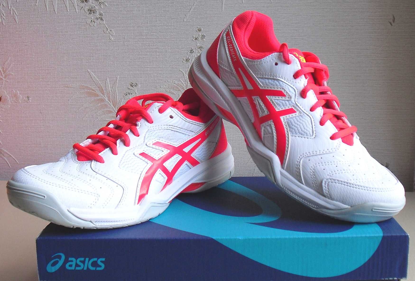 Женские теннисные кроссовки Asics