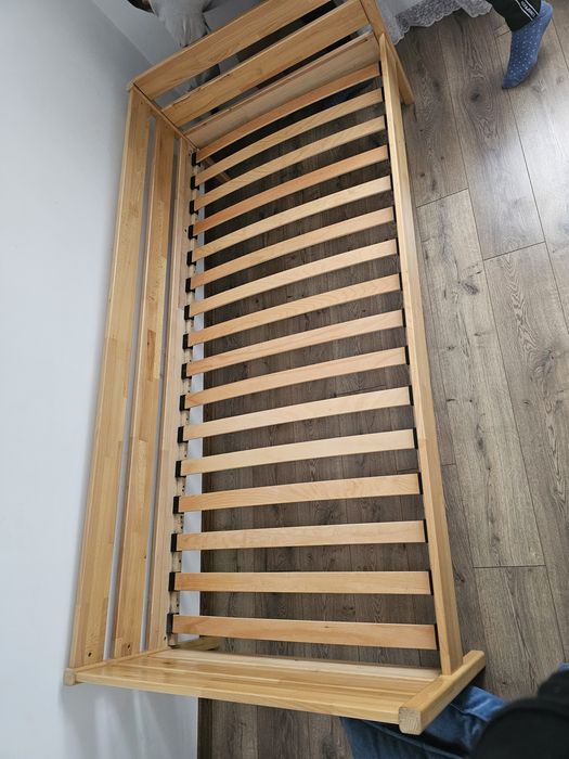 Ліжко односпальне