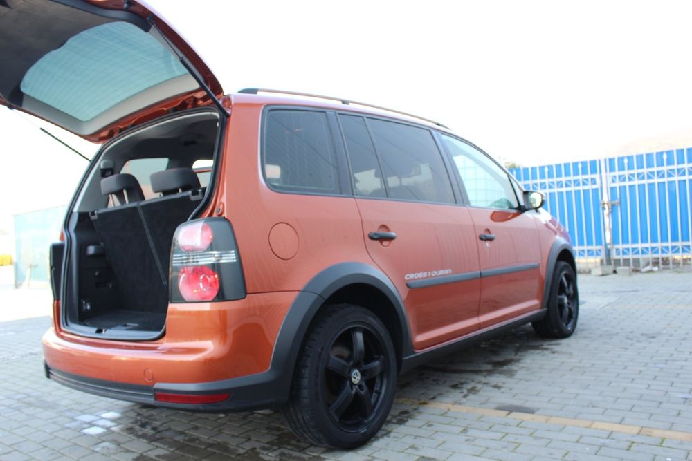 Cross Touran 2009.