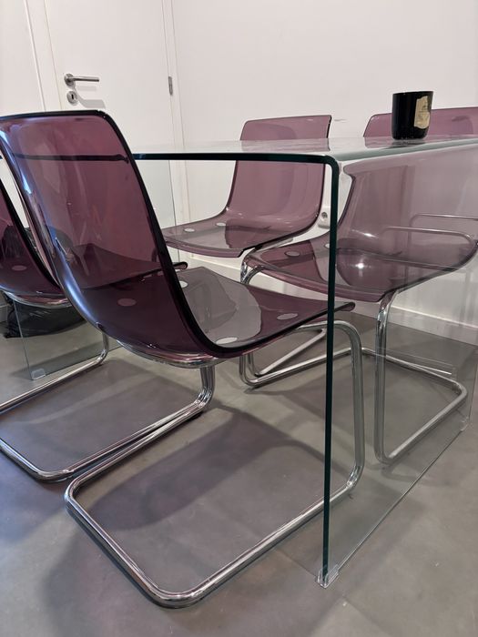 Mesa de jantar de vidro c/ 4 cadeiras