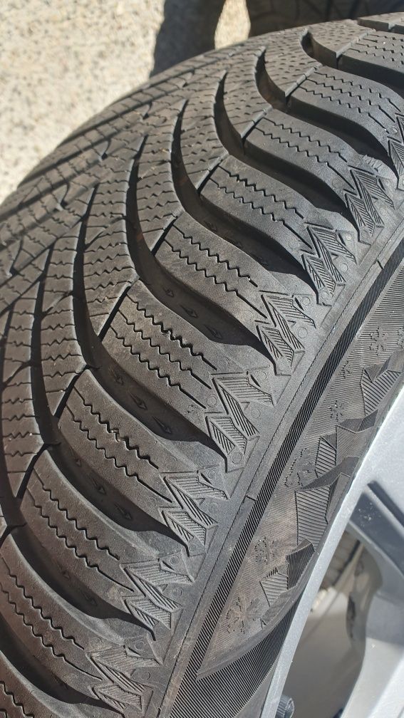 Opony zimowe semperit 205/55r16