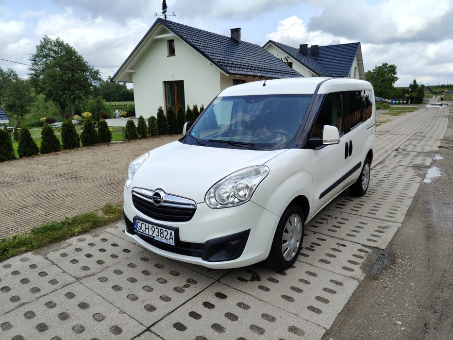 Tour / benzyna / nowe sprzęgło / klima / tempomat / grzane fotele