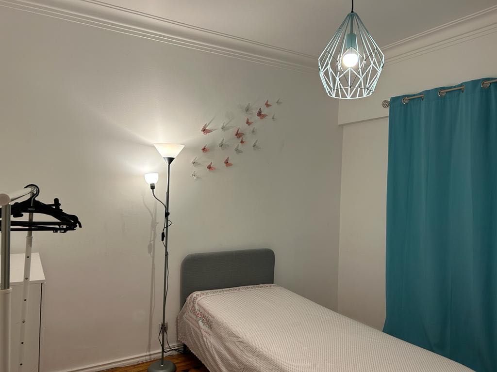 Quarto para senhora em algés