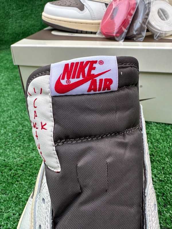 Jordan 1 Retro Low OG SP Travis Scott Reverse Mocha Rozmiar 42