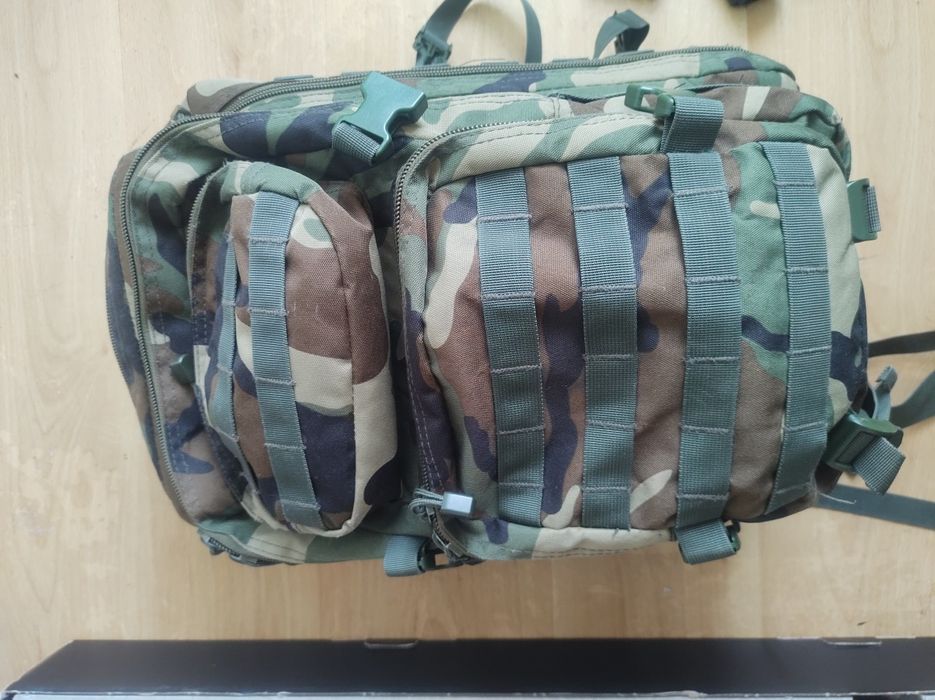 Mochila miltec camuflado Woodland 36 L impecável e grande airsoft caça