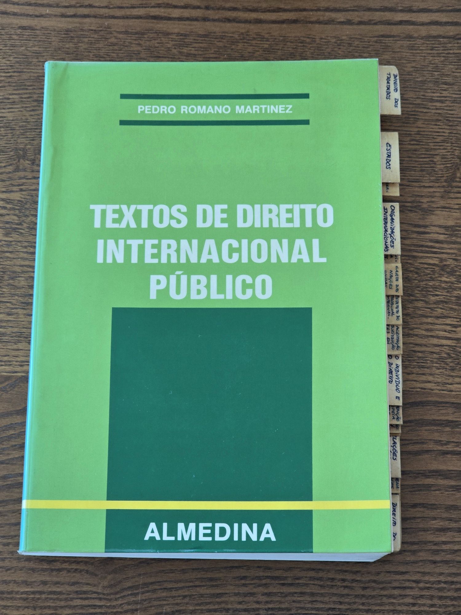 Livros jurídicos - Direito 1 = 5€ / 10 = 40€