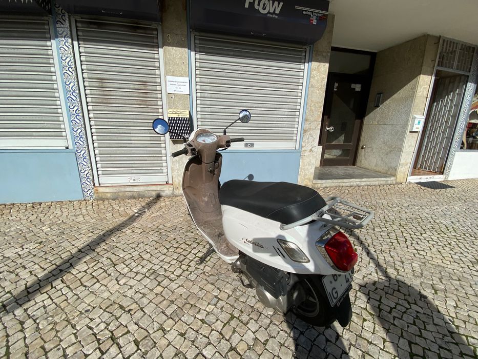 Scooter SYM 125 Branca | Revisões na marca | 35k KM