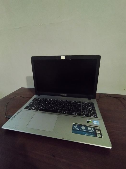 Sprzedam laptop.