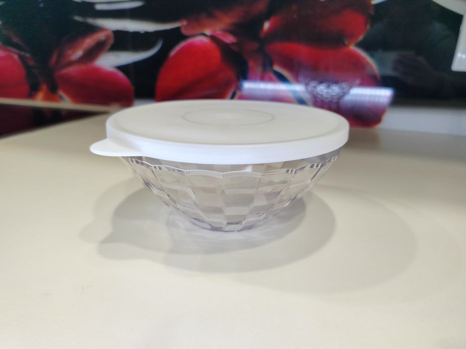 Półmisek Salaterka przeźroczysta Tupperware z białą pokrywką 0,5 l