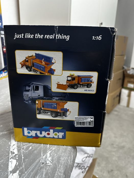 Bruder - Mercedes Arocs Limpa neves (Novo)