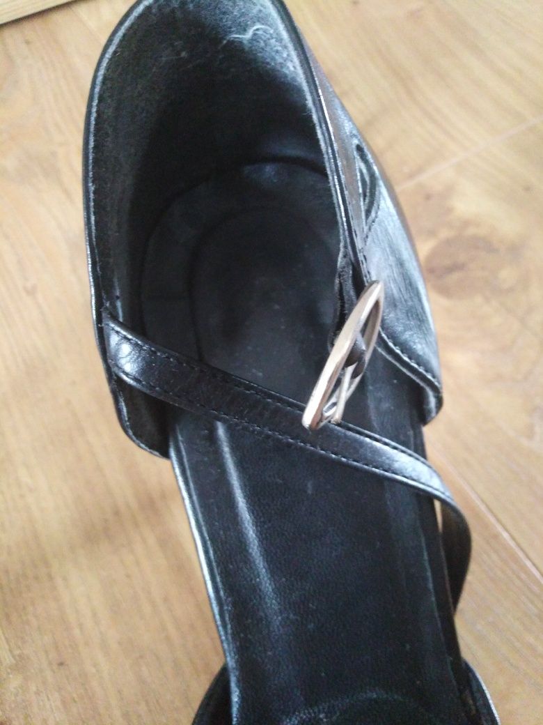 Skórkowe czarne czółenka Ryłko r. 38 1/2
