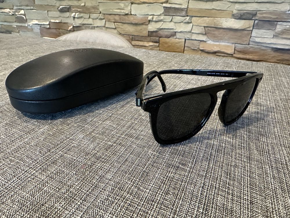 Óculos de sol Hugo Boss - como novos