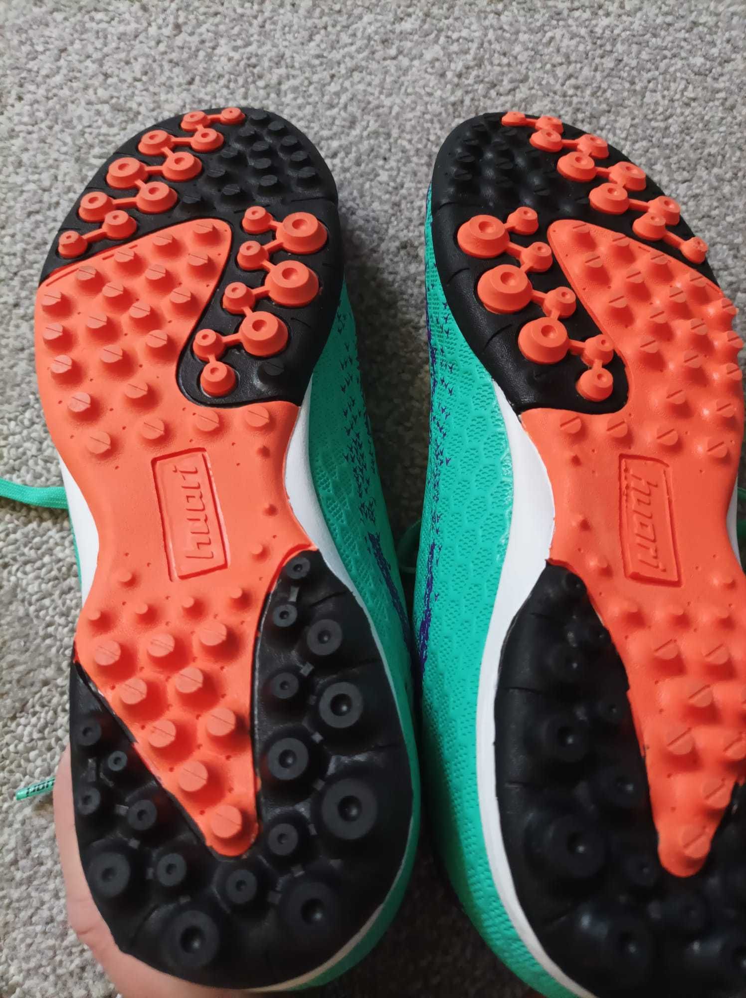 Buty do piłki nożnej Huari w rozmiarze 39