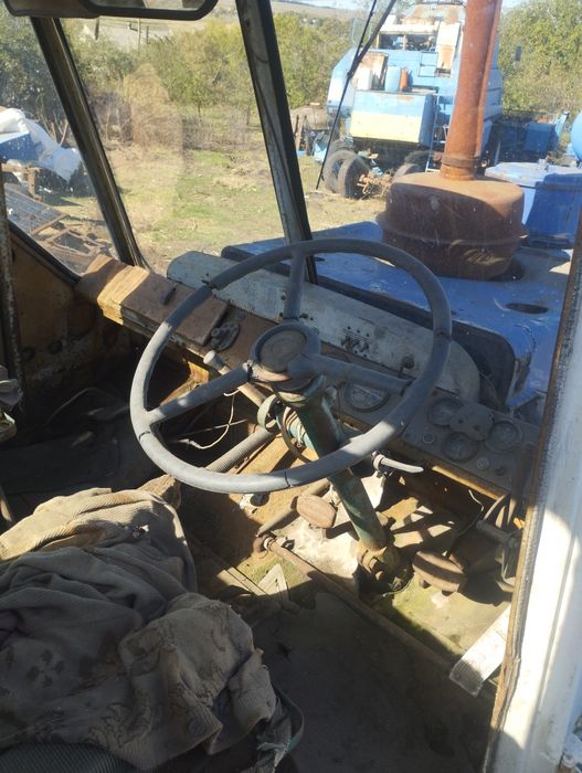 Трактор Т-150 в доглянутому стані