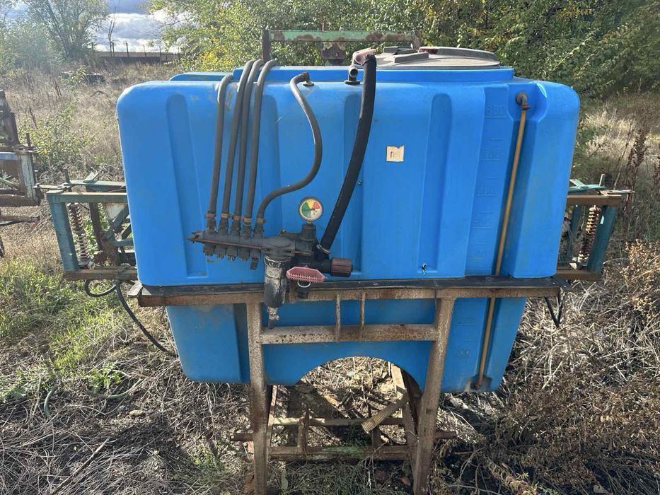 Обприскувачі навісні