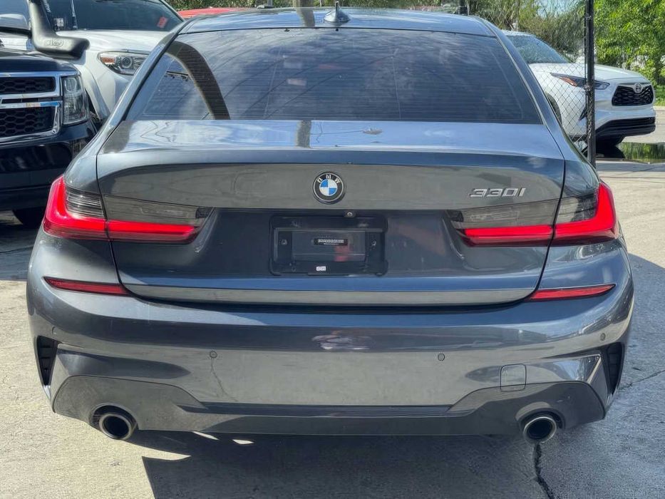 BMW 3 Series 330i      2019