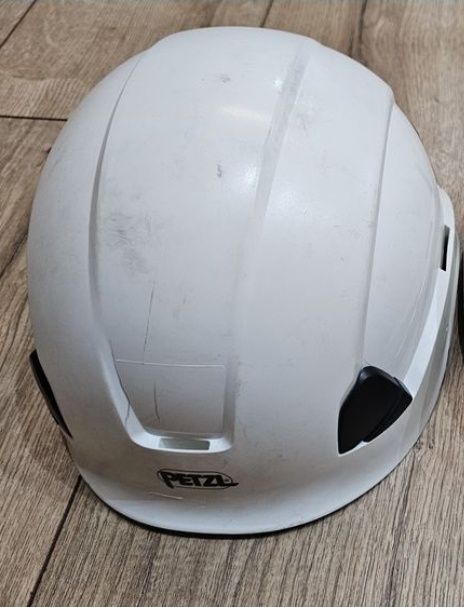 Kaska ochronny PETZL