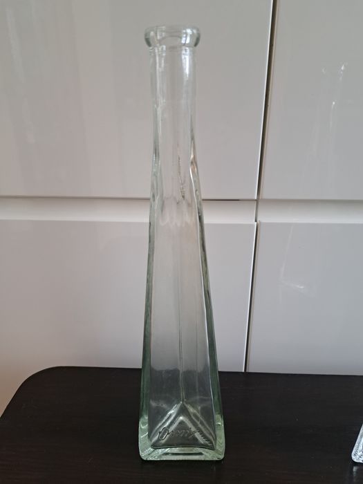 Ozdobne butelki szklane wazony