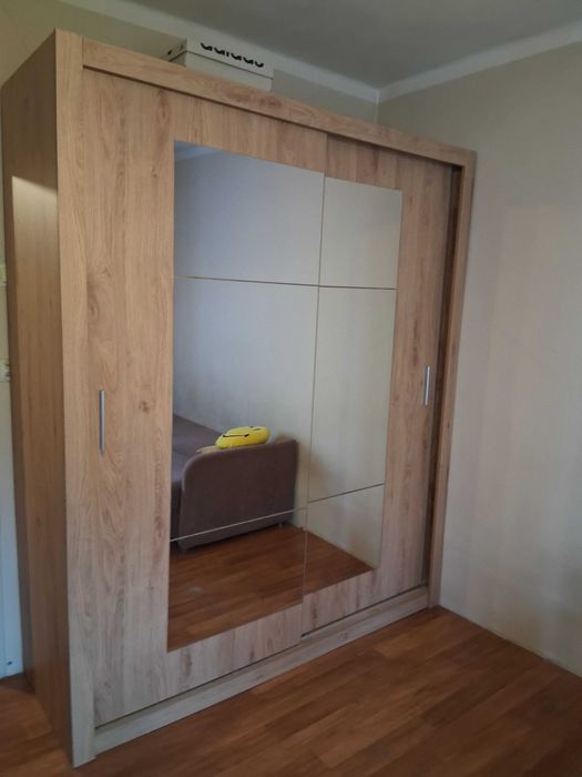 Sprzedam używaną szafę. Szafa używana przez 2 lata