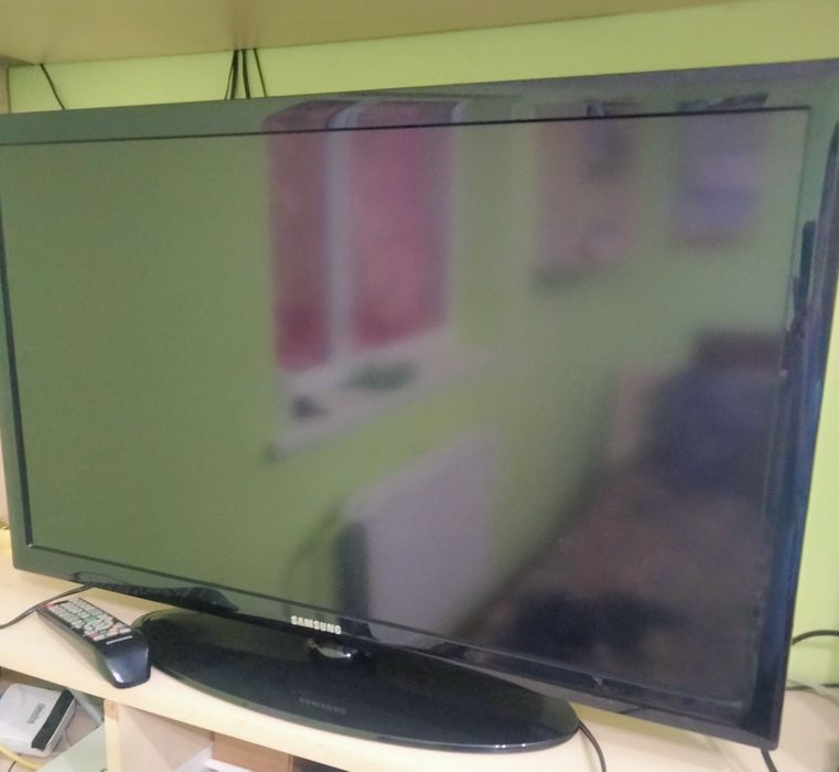 Телевізор на запчастини або ремонт Samsung 32