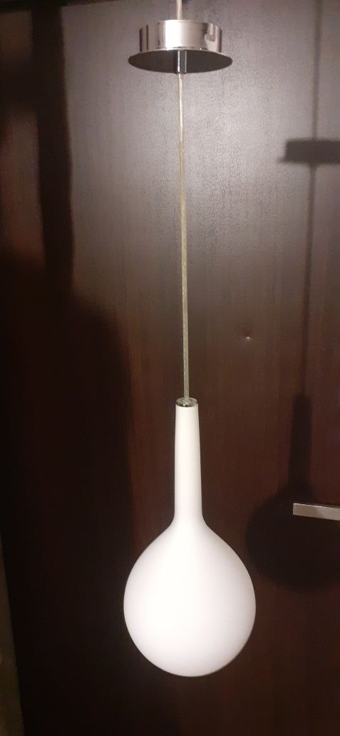 Lampa sufitowa na przewodzie