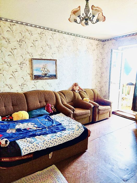 Продам 2х ком квартиру Л/Б 2 мкр