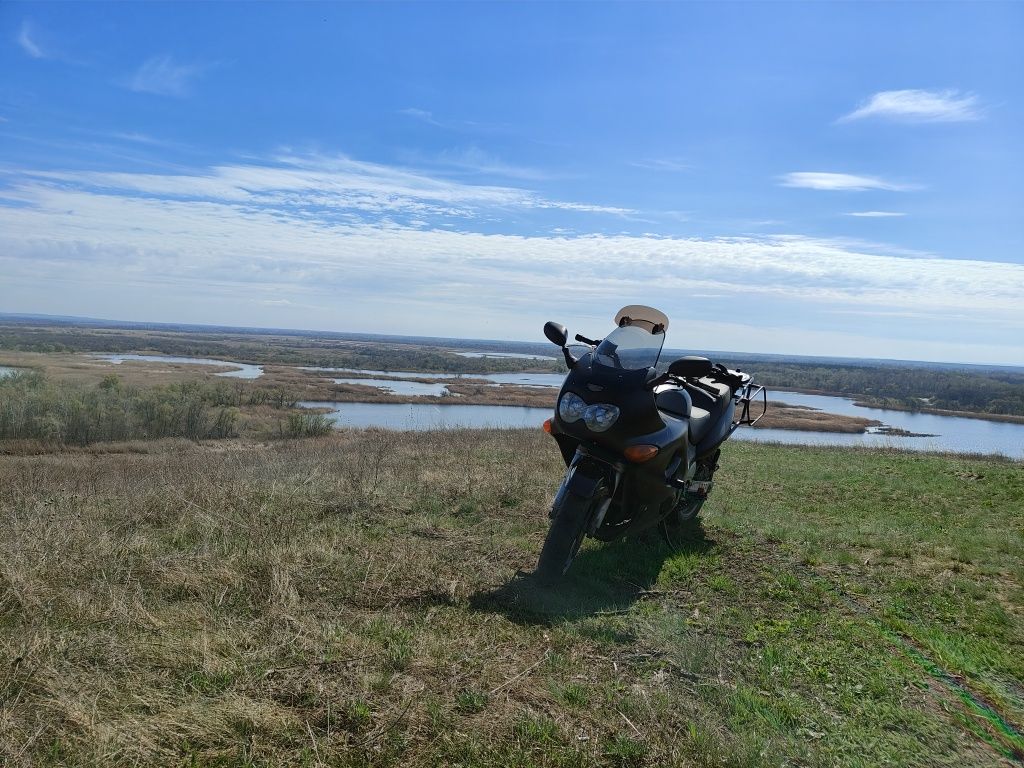 Suzuki GSX750F motorcycle