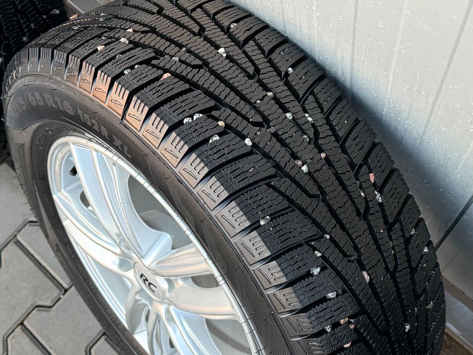 Koła Alufelgi 16 cali 5x114,3 z oponami zimowymi 215/65R16 toyota kia