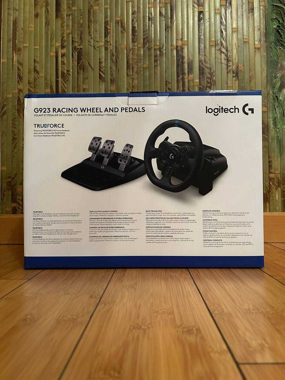 Комплект (кермо, педалі) Logitech G923 PS4/PC