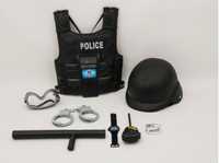 Набор полицейского:шлем,наручники,бронежилет,рация