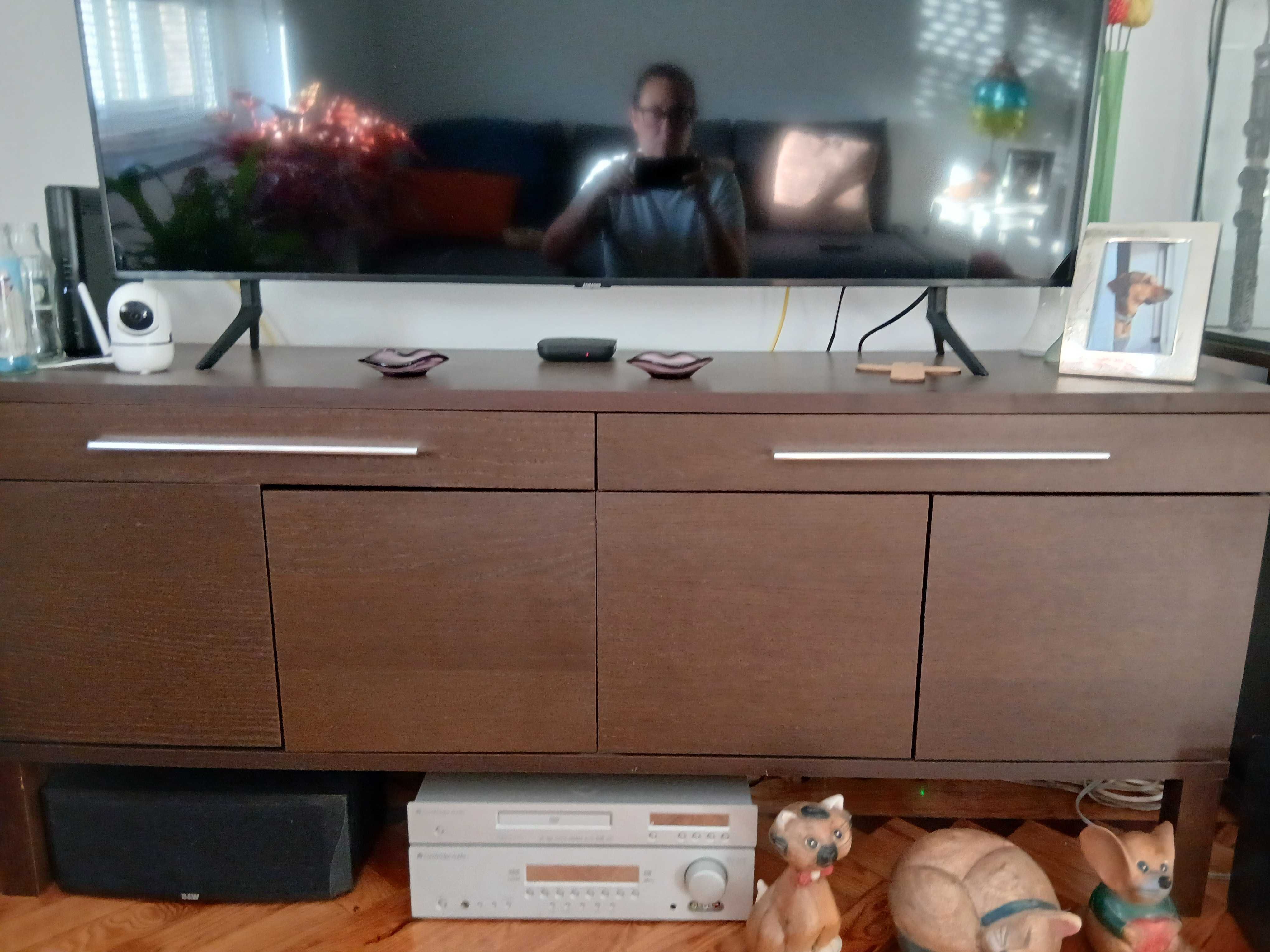 Aparador BJURSTA Ikea