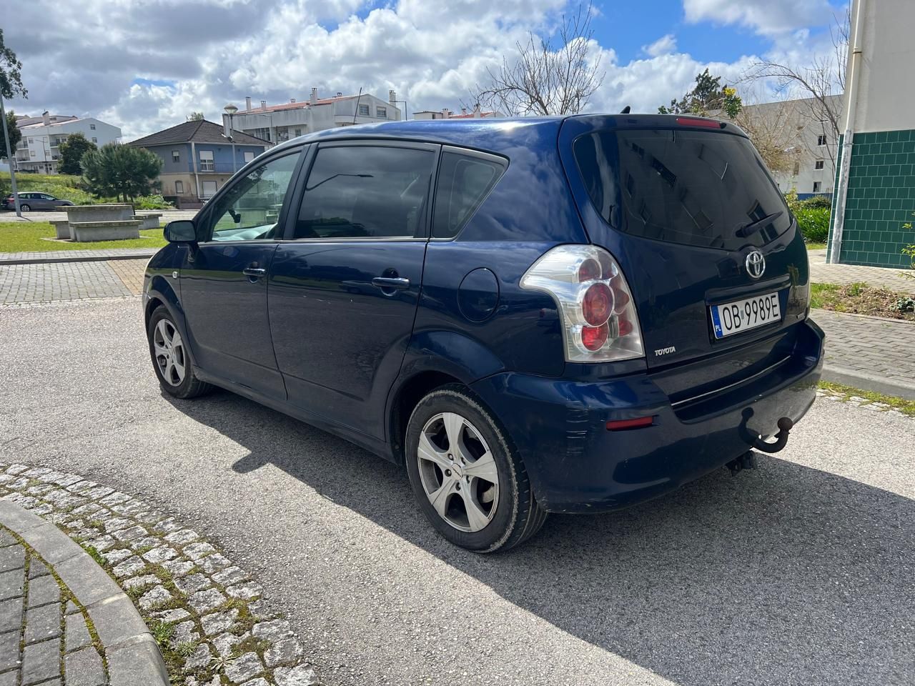 Toyota Verso 2.0 D4D com 310000 km.