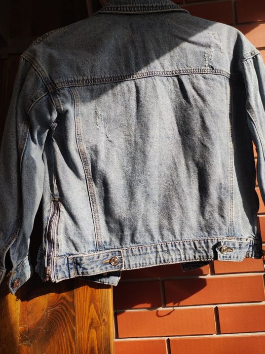 Курточка джинсова