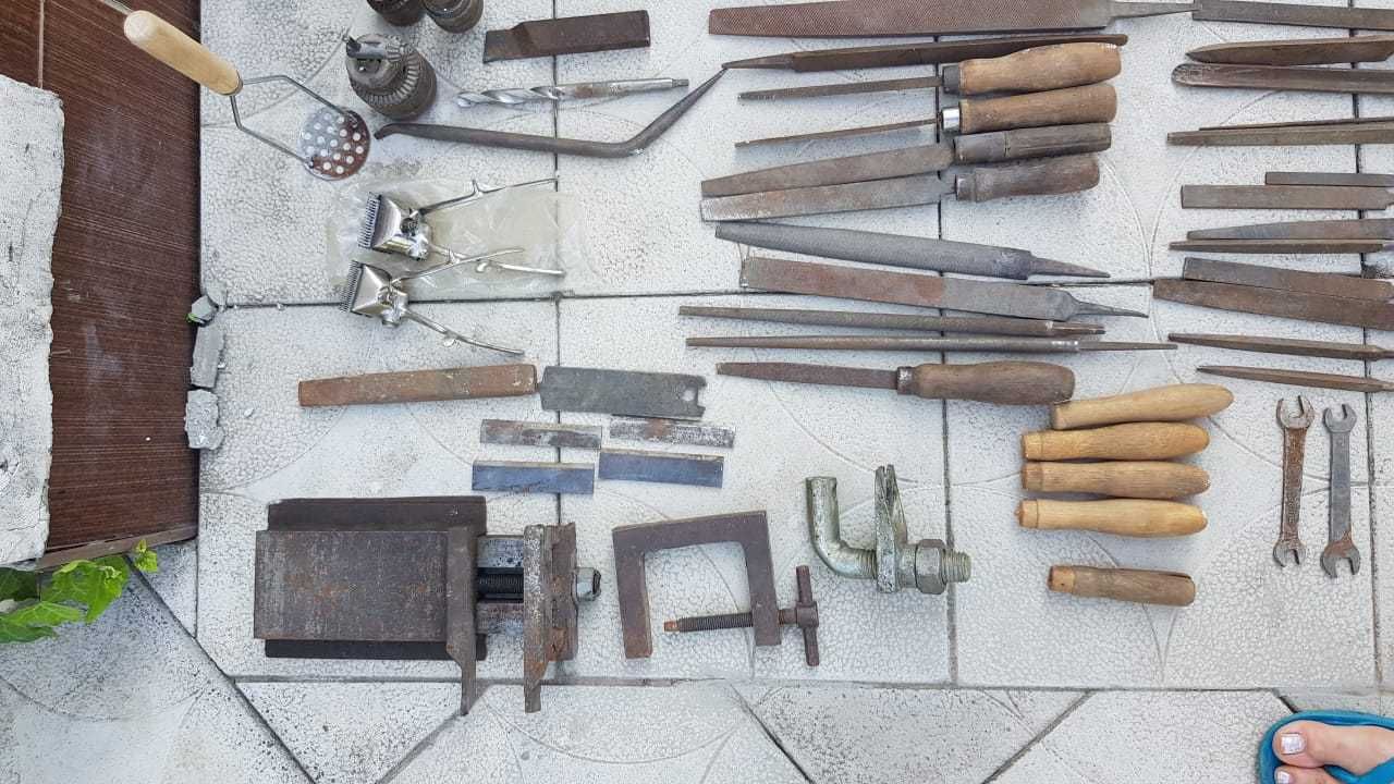 Напильники ...Ключи для дома .. ручки
