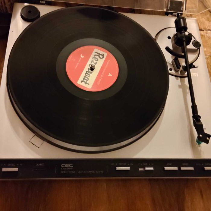 Gramofon japoński CEC