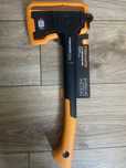 Siekiera fiskars x18