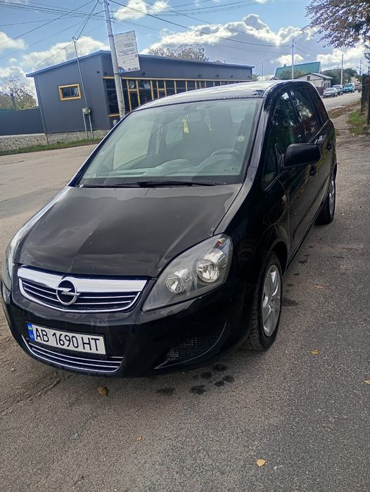 Opel Zafira B 2011