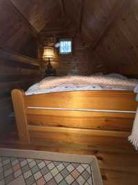 Łóżko z drewna sosnowego wraz z materacem