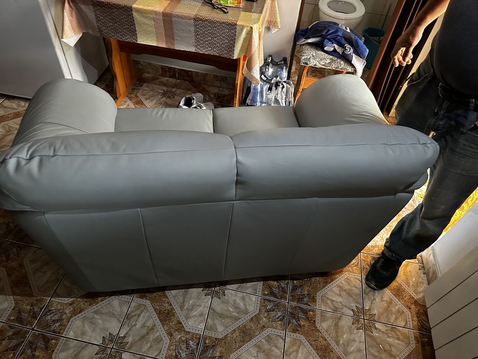 Sofa 2 osobowa nie rozkładana w bardzo dobrym stanie