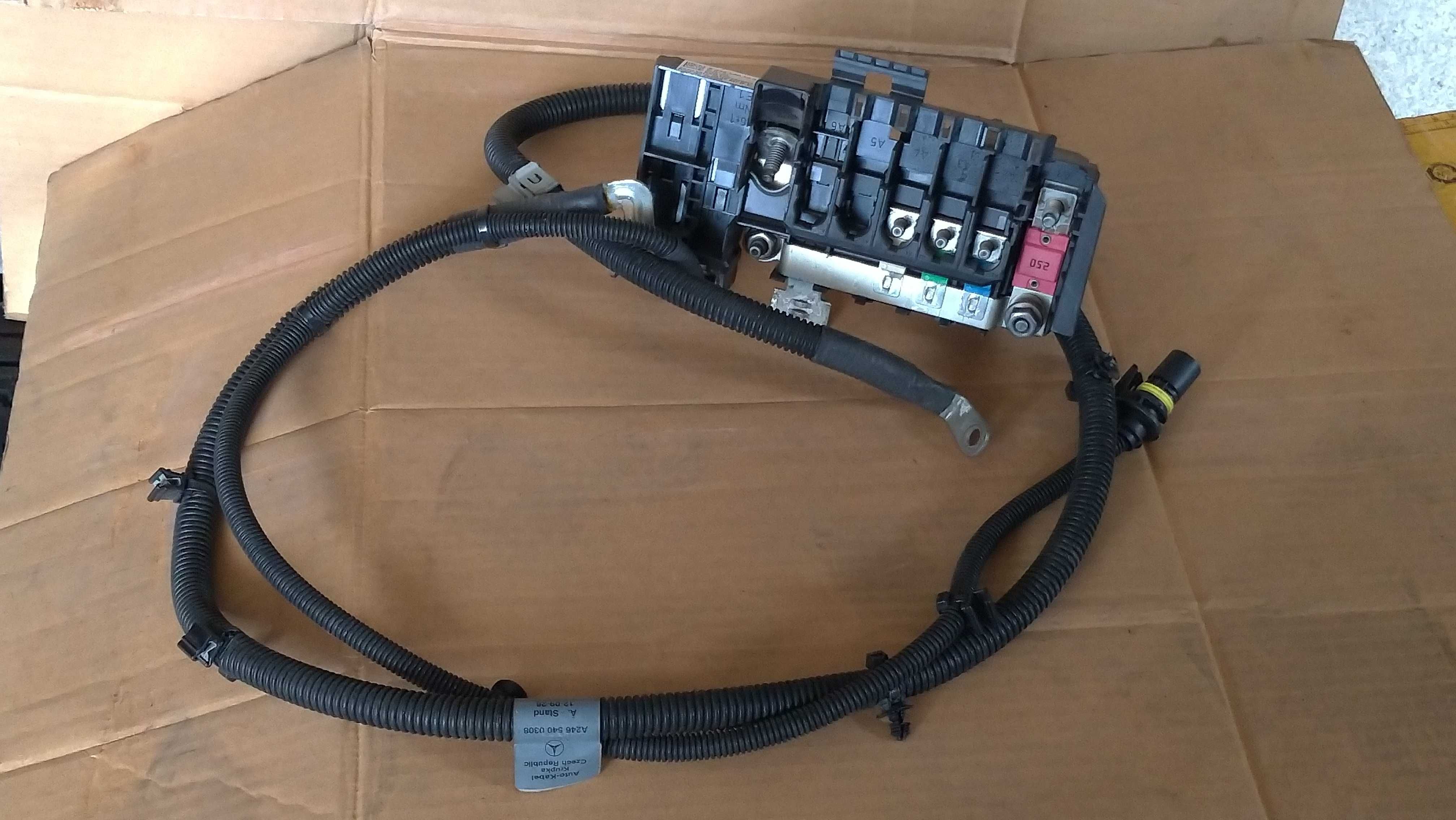 Cx. fusiveis da bateria Mercedes-Benz A-Classe (W176). A246.540.1350