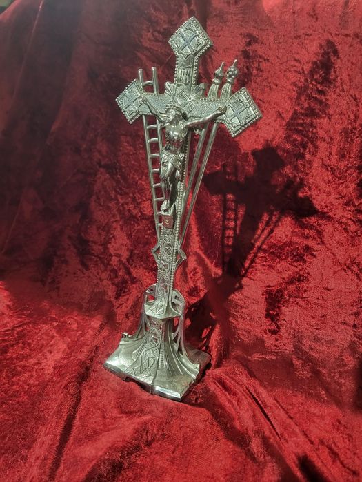 Krzyż symbole Męki pasyjka