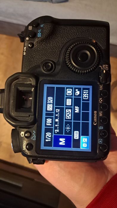 Canon eos 50 D z obiektywem