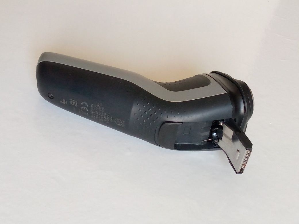 Аккумуляторная электробритва Philips S1231