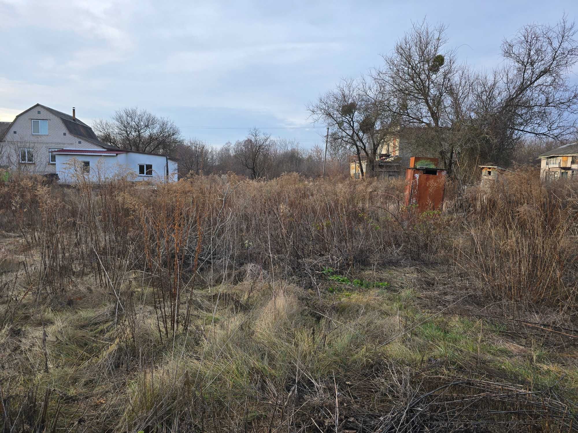 Дачний будиночок біля траси Черкаси-Золотоноша