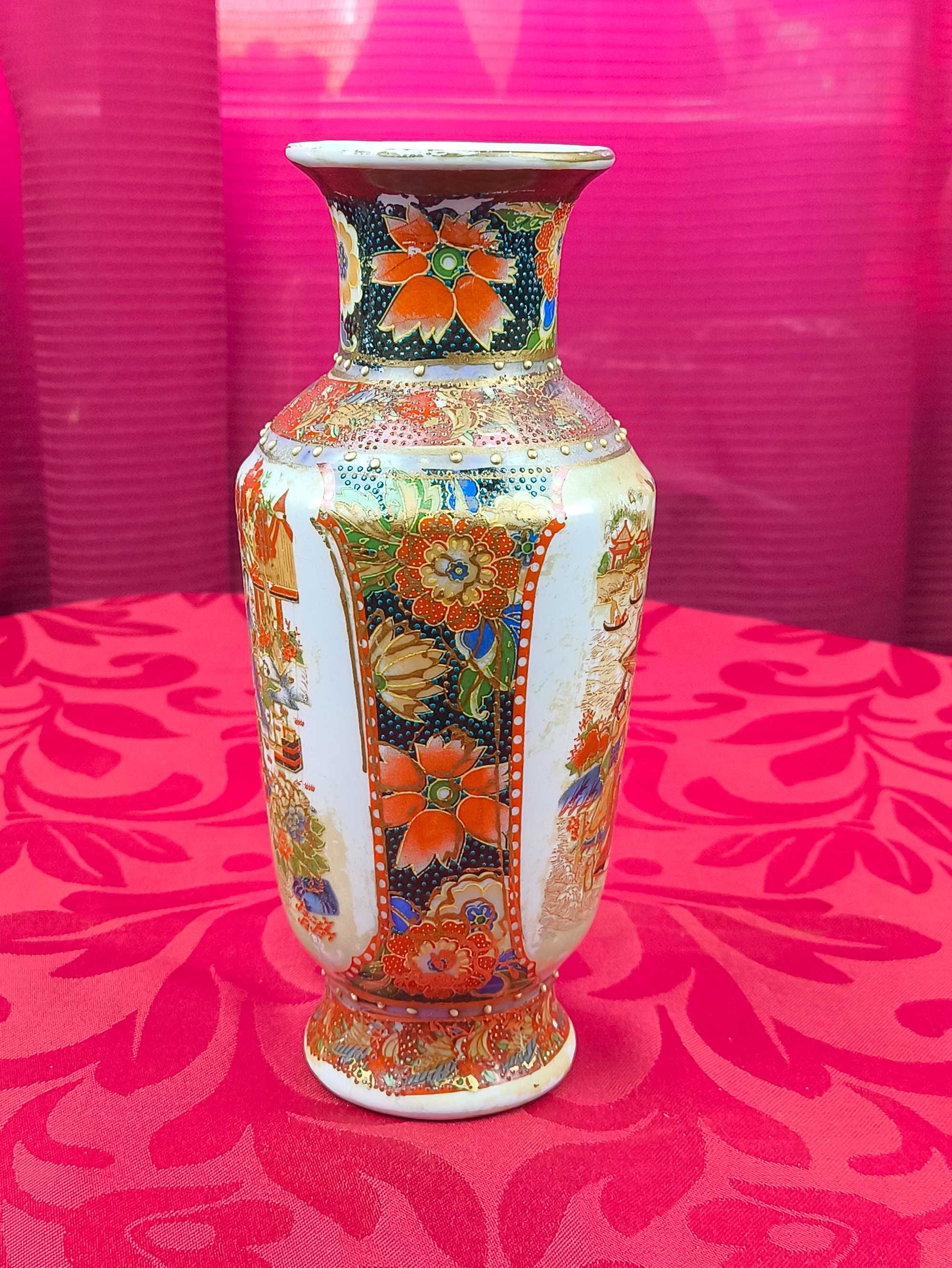 Chiński porcelanowy wazon