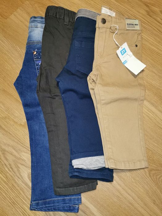 Calças de bebé NOVAS