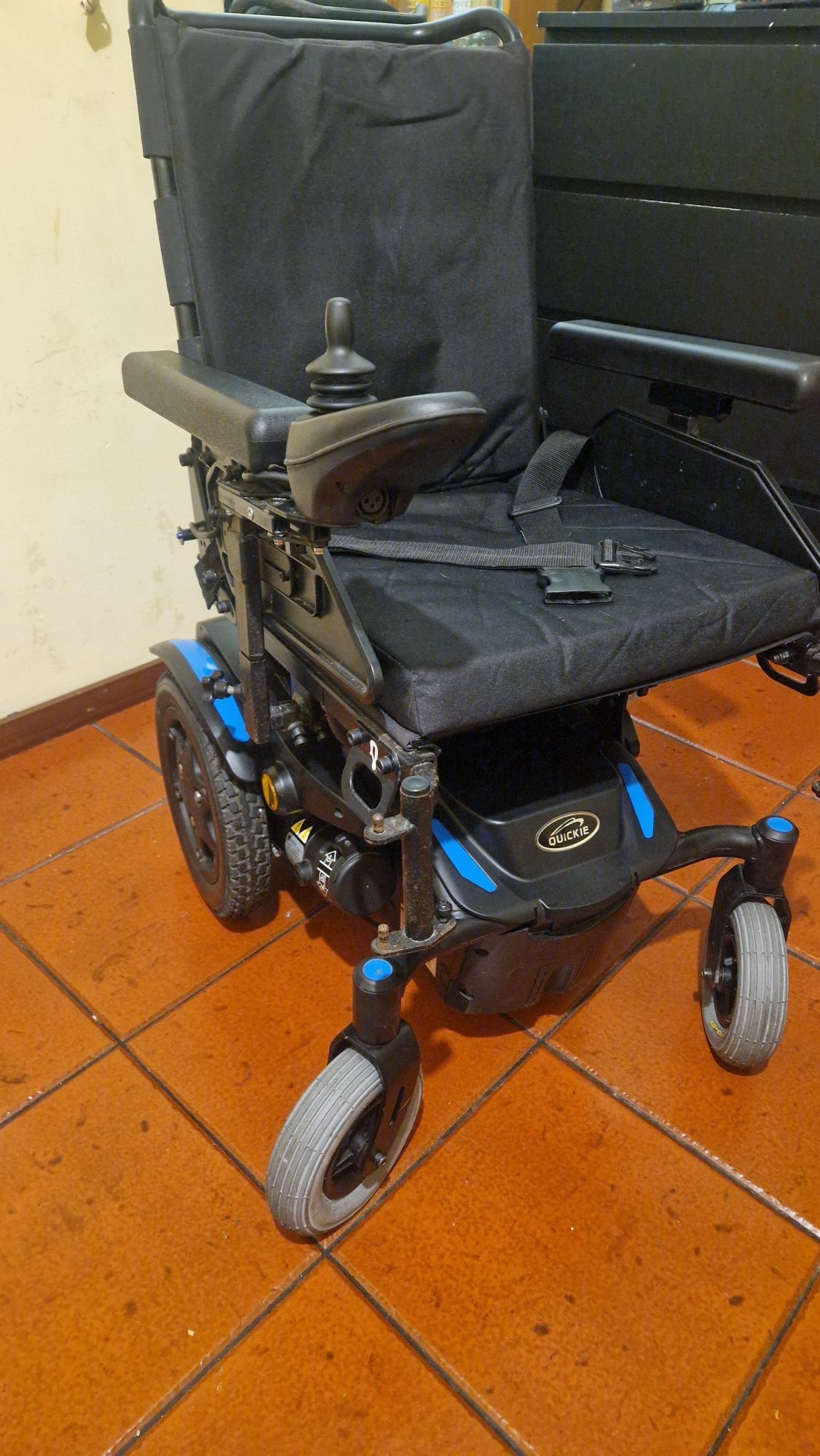 Vendo cadeira de rodas eléctrica